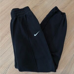 Women’s Nike Black Fleece Sweatpants – XS – Classic Swoosh Joggers